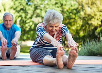 Bài tập Yoga cho người cao tuổi cải thiện sức khỏe