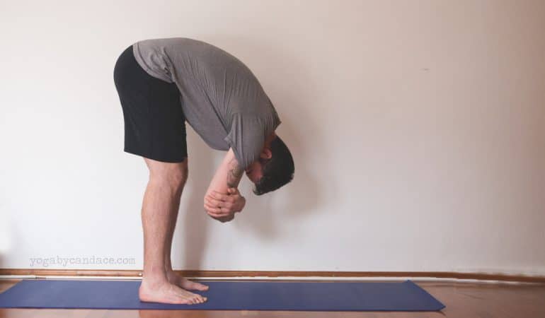 Tư thế Búp bê bằng vải trong Yoga (Rag Doll Pose)
